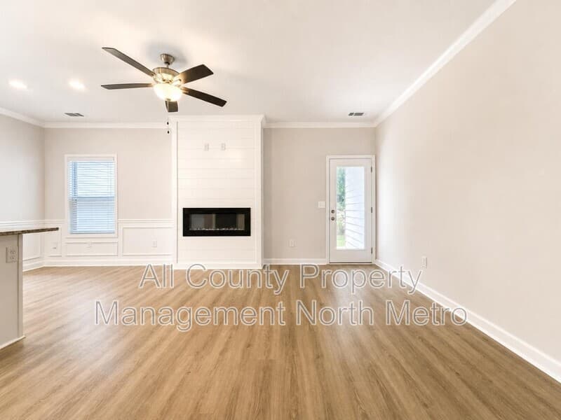 Lula Townhome: 6360 Pine Station Drive