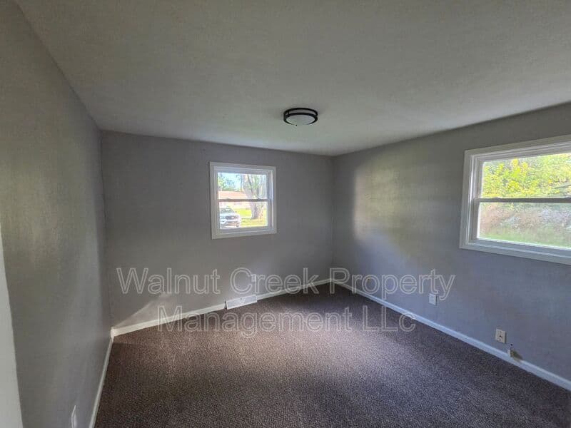 Elyria Condo: 41547 Elmwood St
