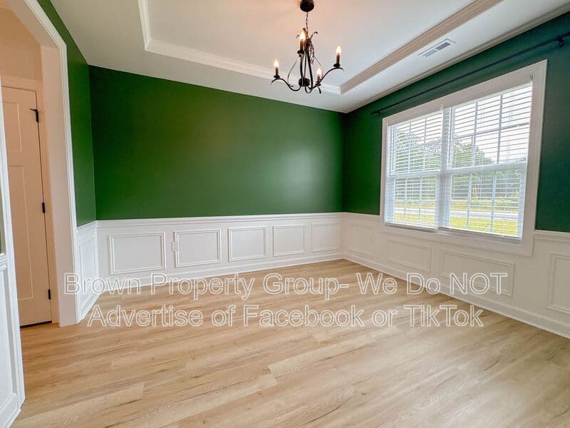 Raeford House: 300 St. Matthews Church Rd