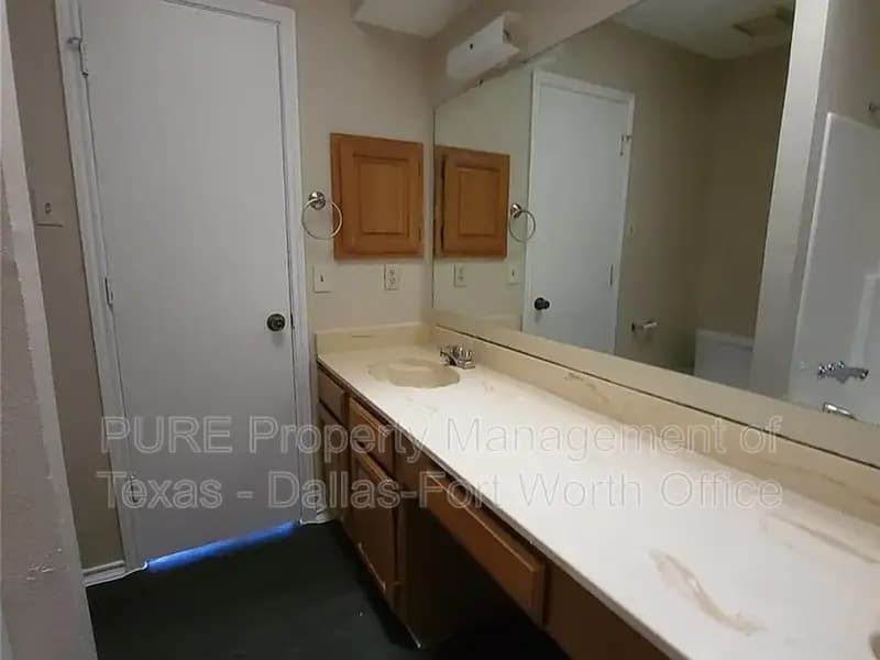 Dallas Apartment: 8005 Rothington Rd