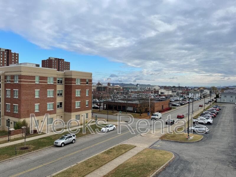 Huntington Apartment: 1739 6th Ave