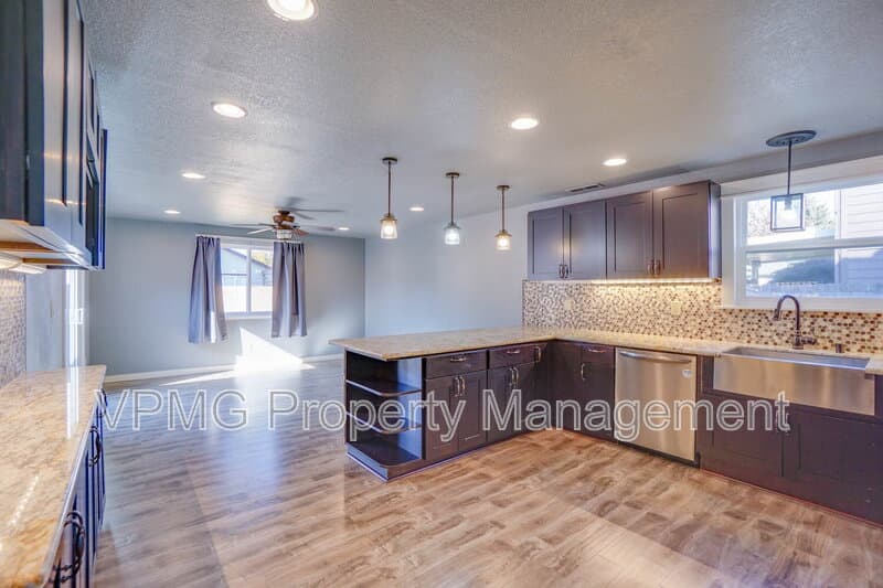Vancouver House: 9600 NE 132nd Ave