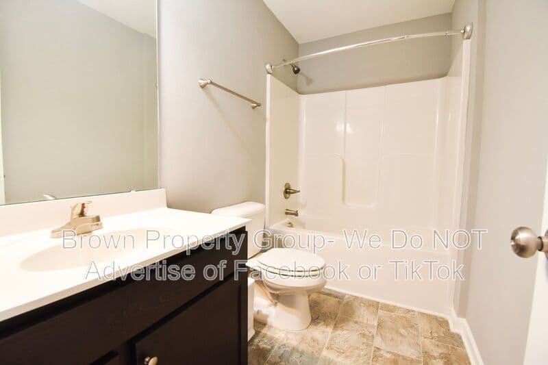 Raeford House: 240 Fieldbrook St