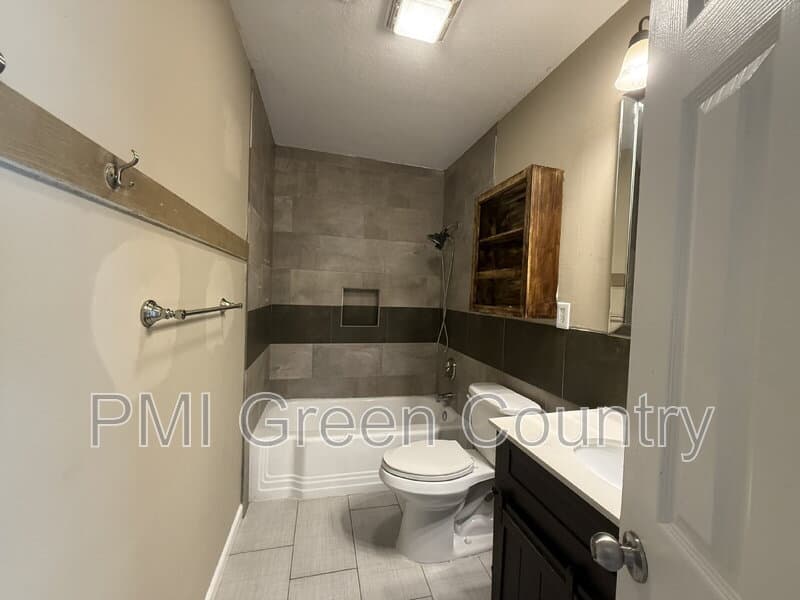 Tulsa House: 5523 S Madison Ave