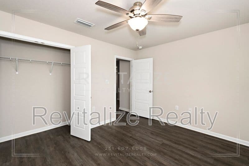Daphne House: 8072 Irwin Loop