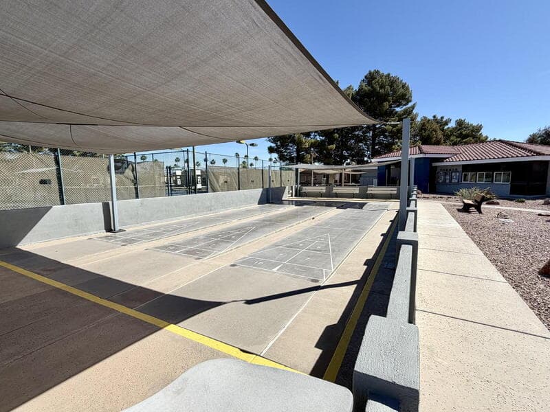 Chandler House: 6761 S Oakmont Dr