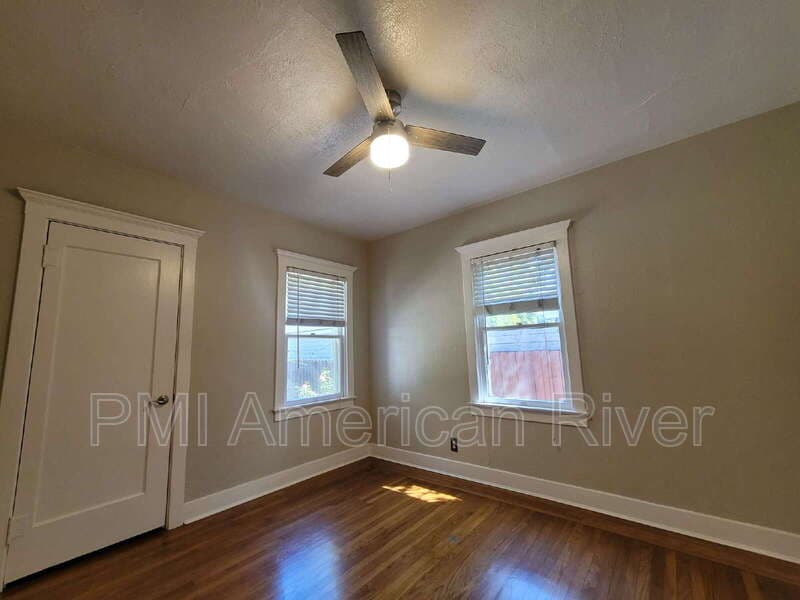 Sacramento House: 2153 7th Ave