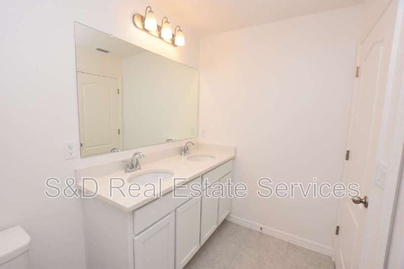 Lakeland House: 3913 Academia Ave.