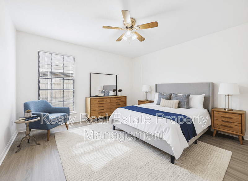 Lafayette House: 110 B Country Lane