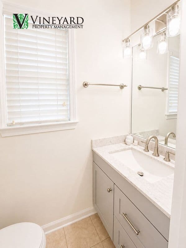 Kennesaw House: 414 Darter Drive NW