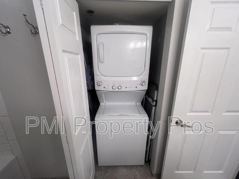 Milwaukee Condo: 715 North Milwaukee Street