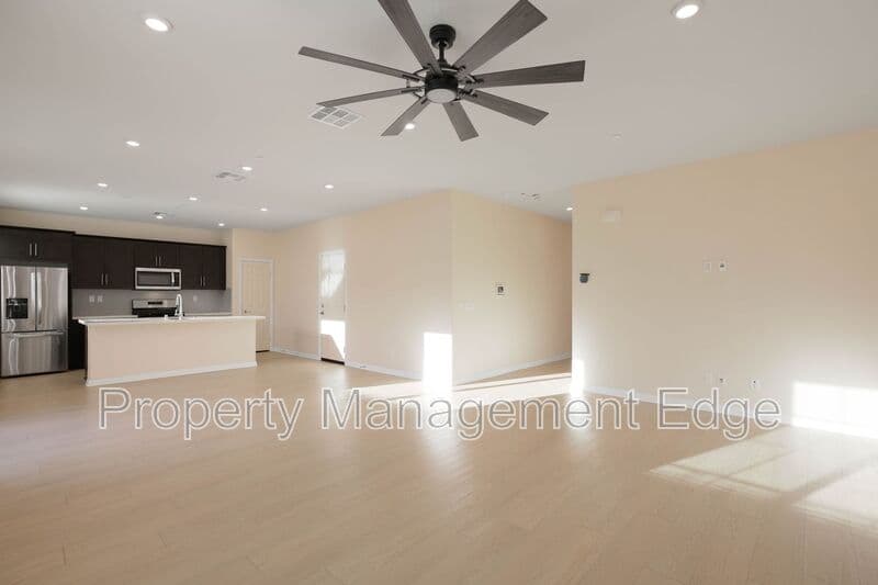 Menifee House: 26562 Brightstone Dr