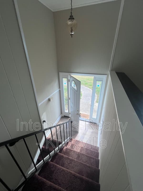 Knoxville House: 10917 Sonja Dr