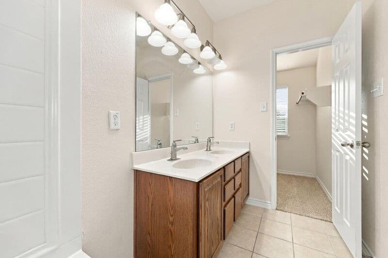 The Colony House: 5972 Clearwater Dr