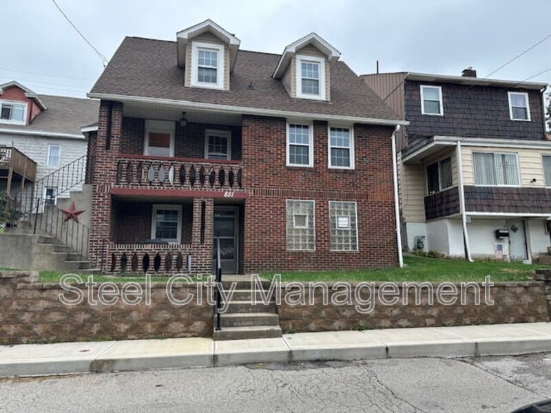 Carnegie House: 851 Kennedy St