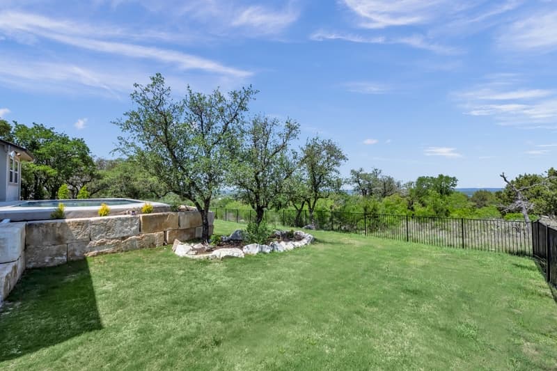 Horseshoe Bay House: 200 Mt Dew