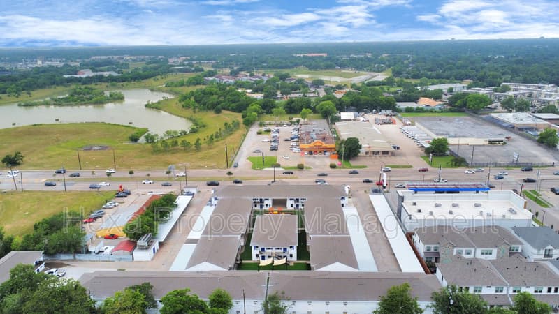 Houston Condo: 11211 S Post Oak Rd