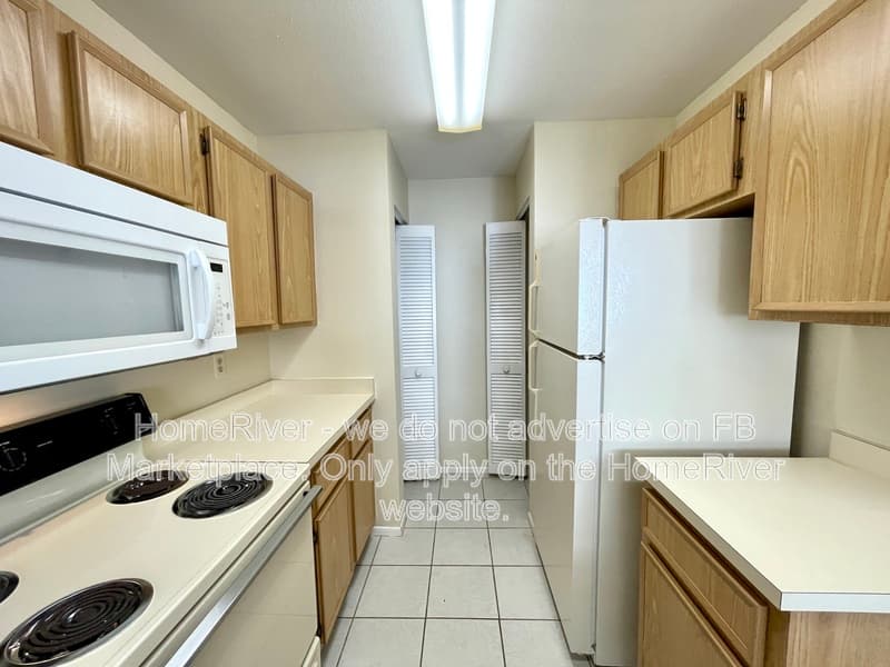 Tampa Condo: 14733 Norwood Oaks Dr