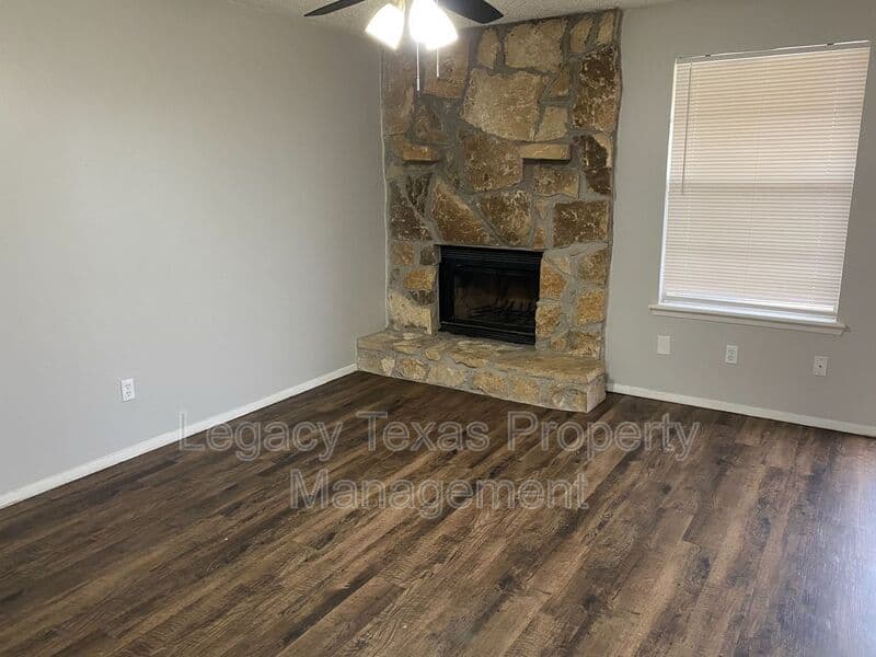 CLEBURNE Condo: 1503 N Nolan River Rd