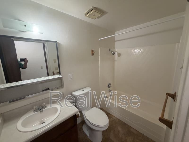 Grants Pass House: 1125 SW Bridge St