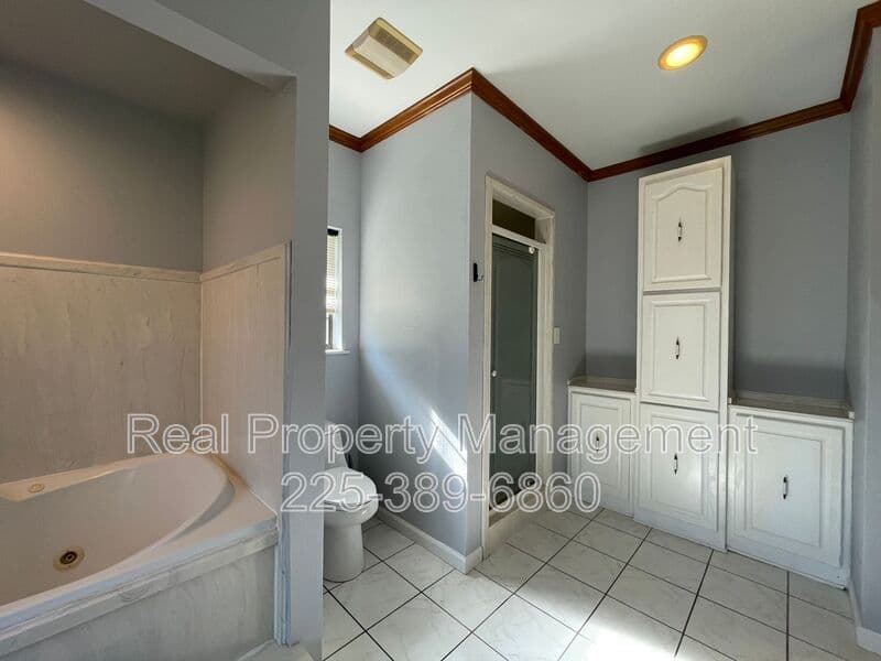 Denham Springs House: 25491 Plantation Ave.