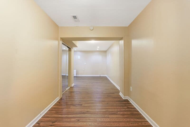 Fredericksburg House: 128 kings Mill Drive