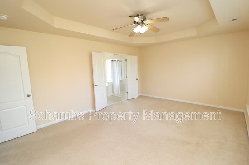 Raleigh House: 12554 Honeychurch St