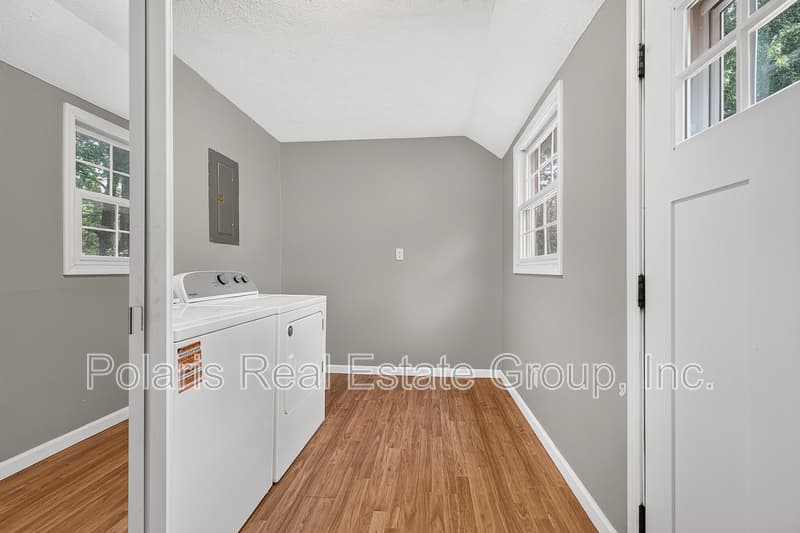 Greenwood House: 342 N Meridian St