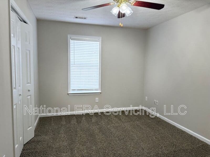 Hampton House: 2034 Elm Grove Ln