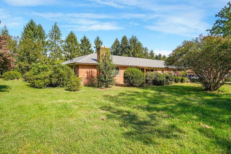 Spotsylvania House: 10003 Courthouse Rd
