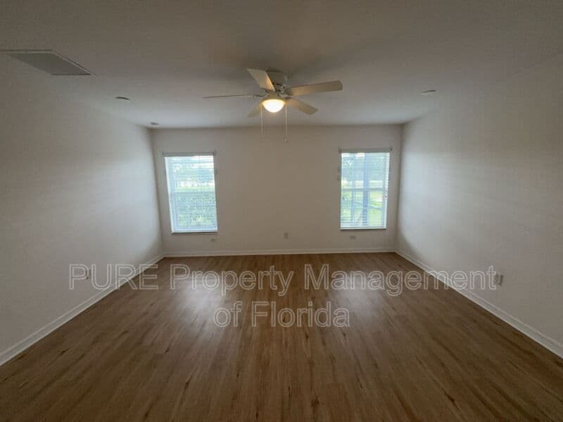 Ocala House: 15939 SW 14th Avenue Rd
