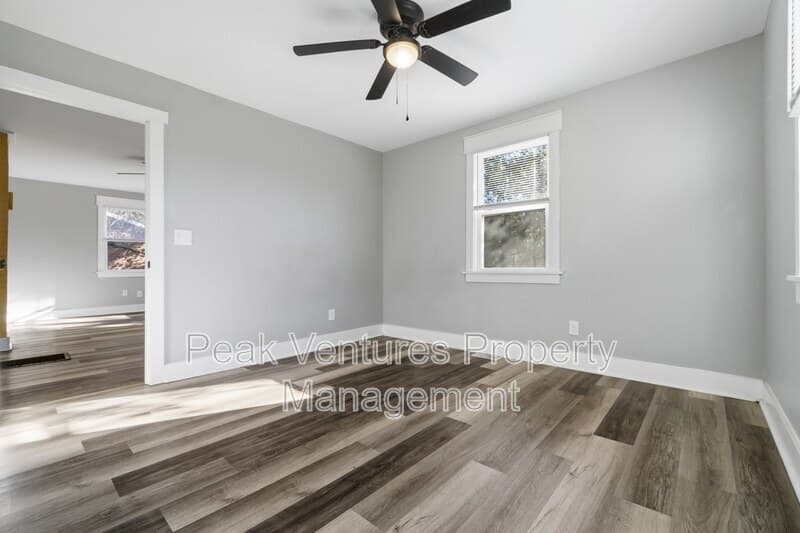 Spartanburg House: 840 S Liberty St