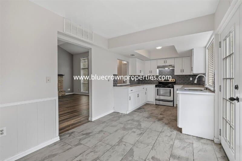 Plano Condo: 1806 Bristol Cv