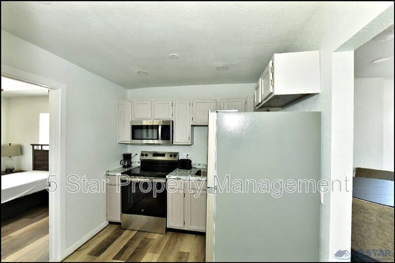 El Paso Condo: 6806 Alameda Ave