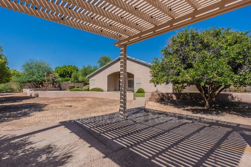 Mesa House: 4133 E Elmwood St