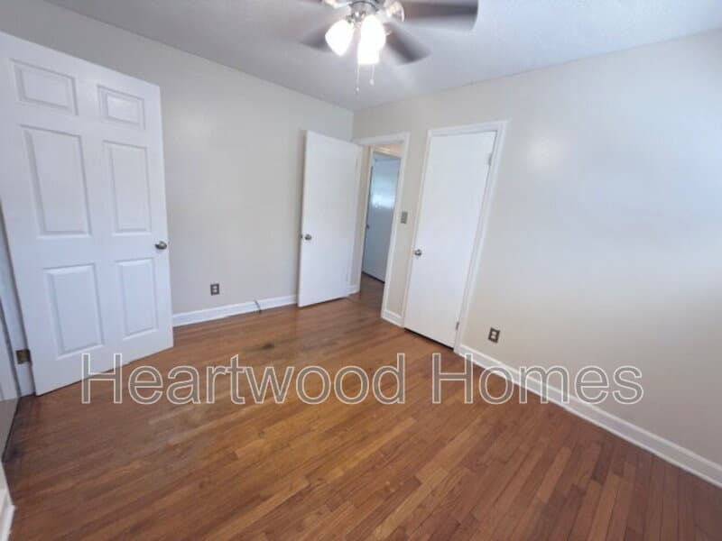 Columbia House: 1213 Deerwood Street