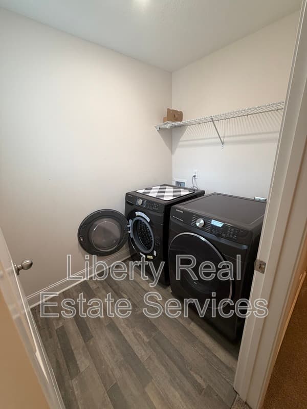 Hinesville House: 224 Whipple Ave