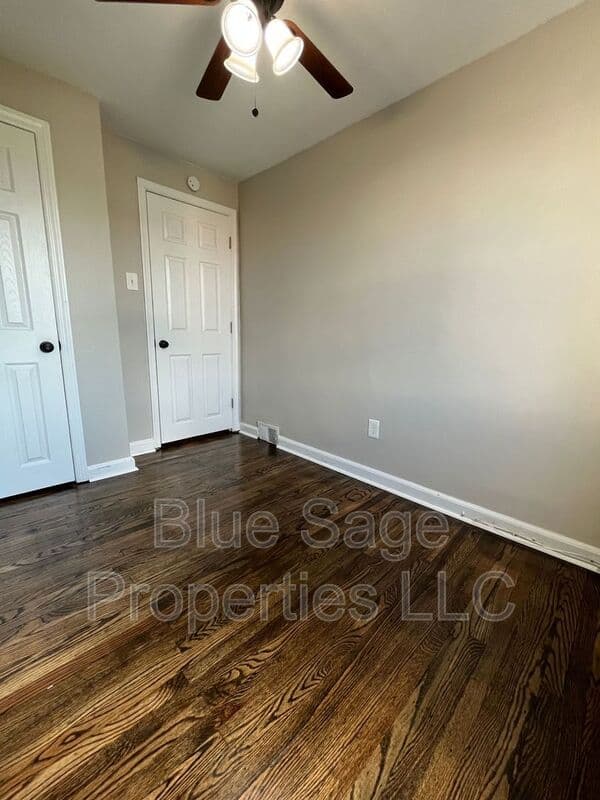 Crum Lynne Townhome: 1220 Lawrence Ave