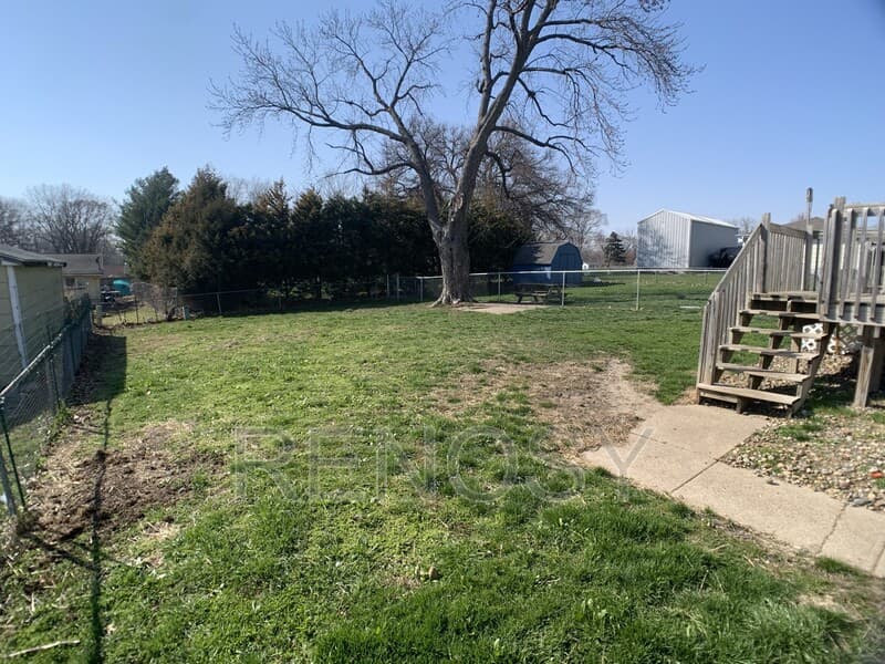 Des Moines House: 5172 NE 6th Ct