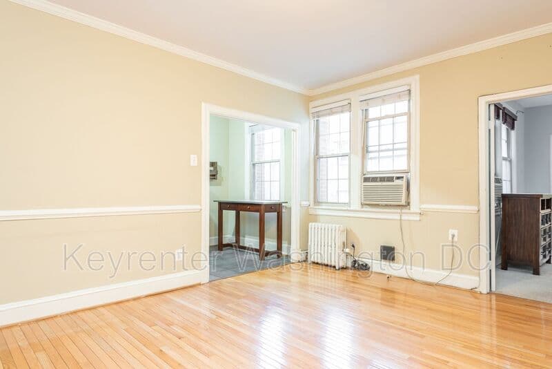 Washington Condo: 3010 Wisconsin Ave, NW