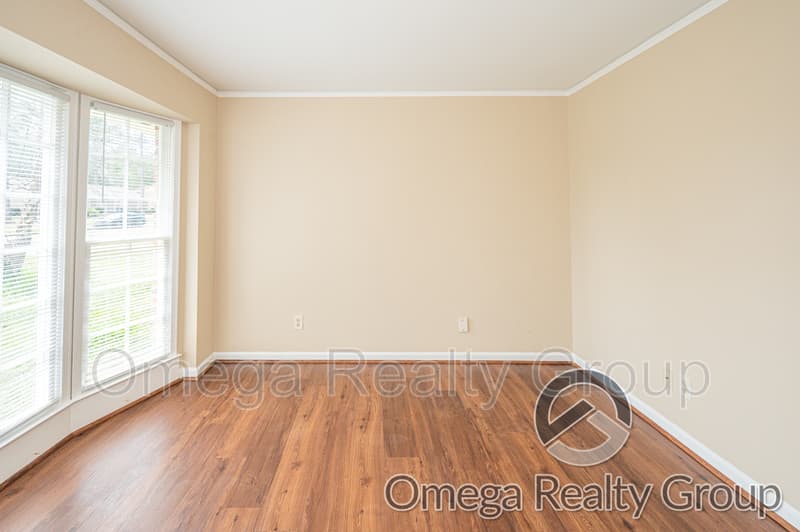 Montgomery House: 3117 Brentwood Dr
