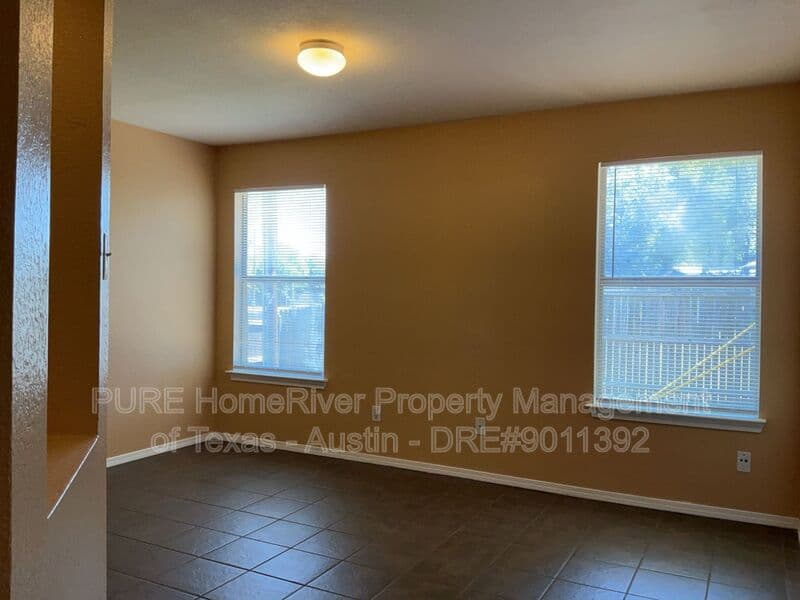 Round Rock Condo: 1001-A Christopher Ave