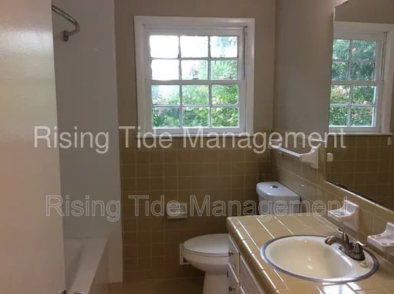Birmingham House: 5757 Walnut Grove Rd