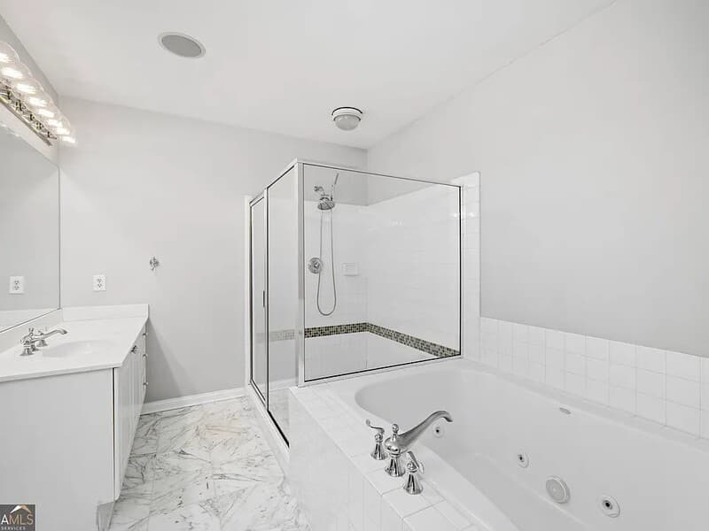 Atlanta Condo: 1735 Peachtree Street NE #428