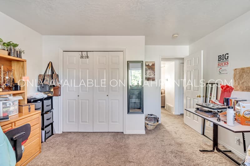 Provo House: 528 N 720 E