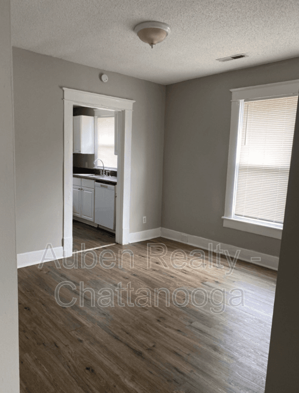 Chattanooga House: 2413 Stuart Street
