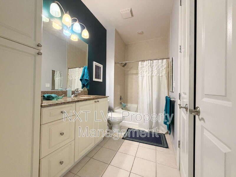 Fort Myers House: 2825 Palm Beach Blvd
