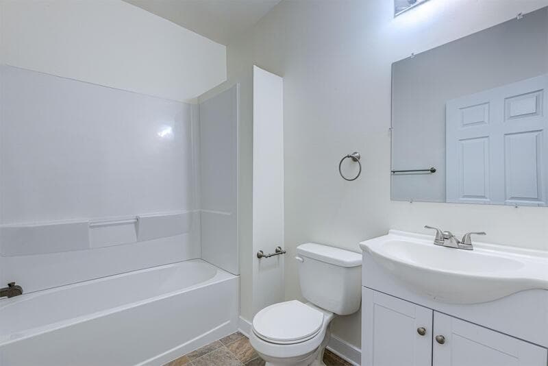 Richmond Condo: 2922 Noble Ave. A