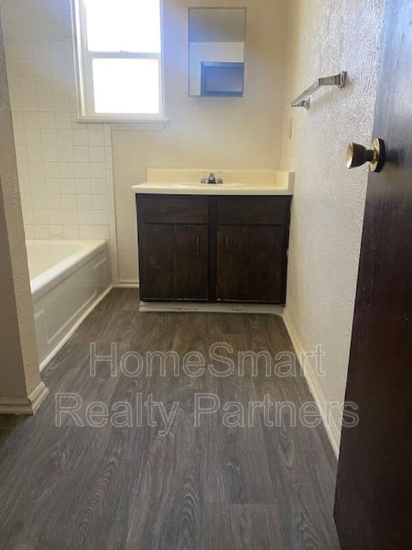 Green River House: 165 F Monroe Ave