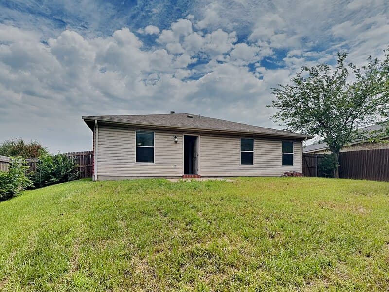 Fort Worth House: 5709 Addington Dr